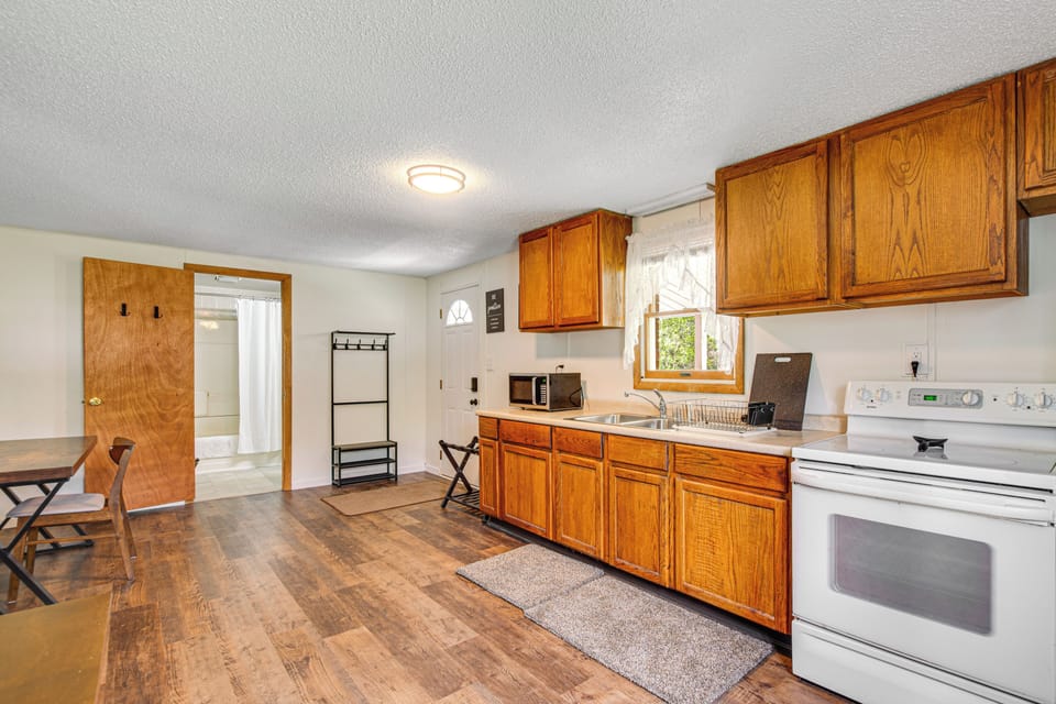 Kitchen | Trash Bags/Paper Towels