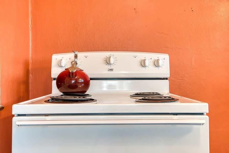 #StayinMyDistrict Downtown Coos Bay! Historical Heritage House Apartments. #BookDirect #StayinMyDistrict #HeritageHouseCoosBay