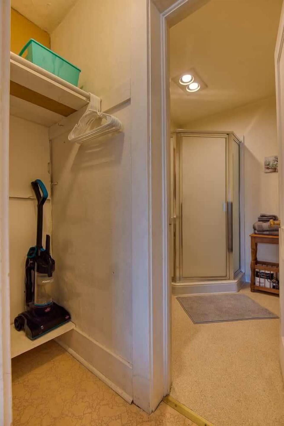 #StayinMyDistrict Downtown Coos Bay! Historical Heritage House Apartments. #BookDirect #StayinMyDistrict #HeritageHouseCoosBay