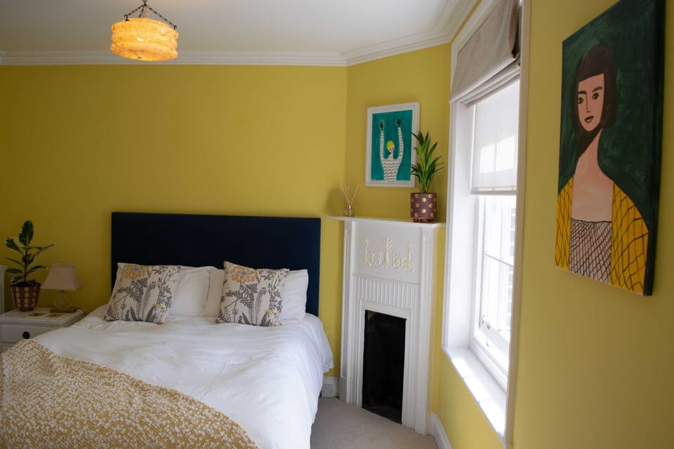  Room 2 - Deluxe double bedroom with ensuite shower