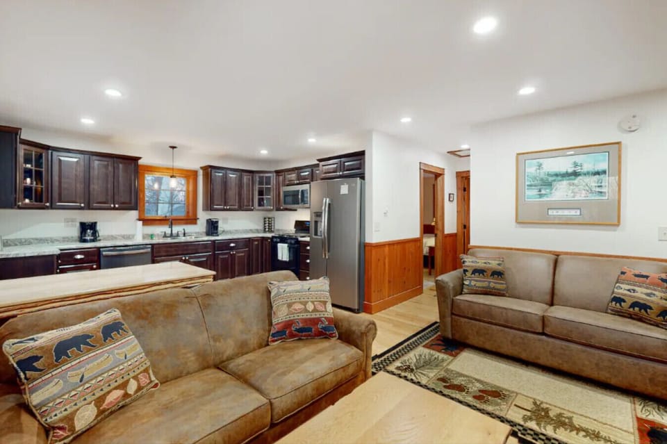 Living Room/ Dining Area