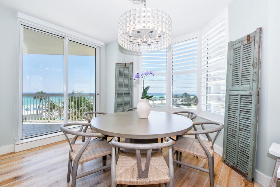 Silver Beach Towers East 306 - Dining Area