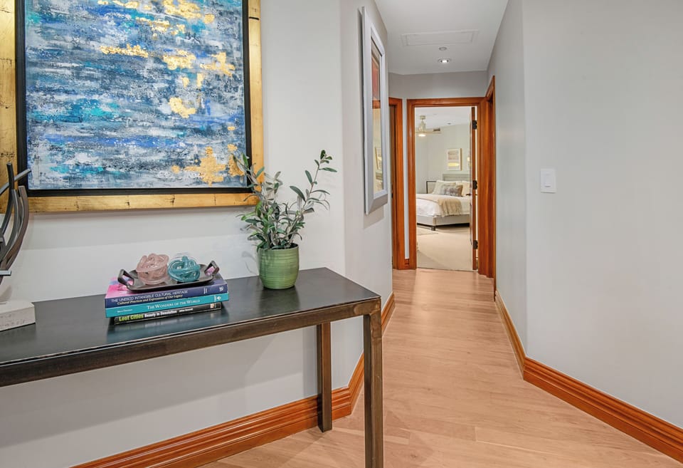 Entryway View into Bedrooms