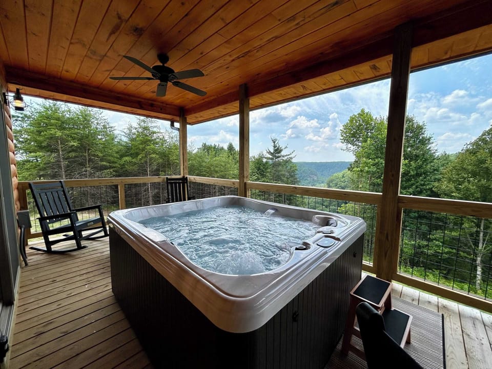 Private Hot Tub on the back deck with views!