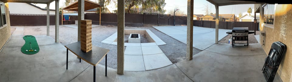 Large Backyard w/ Patio,Fire-Pit,Basketball ,BBQ,Putting Green+More (panoramic)