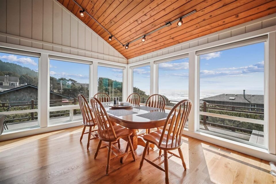 Dining Room at The Aerie