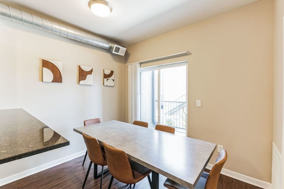 4575 14th St Boulder CO 80304 USA 4207 Dining room DSC 7844 Christopher Thomas