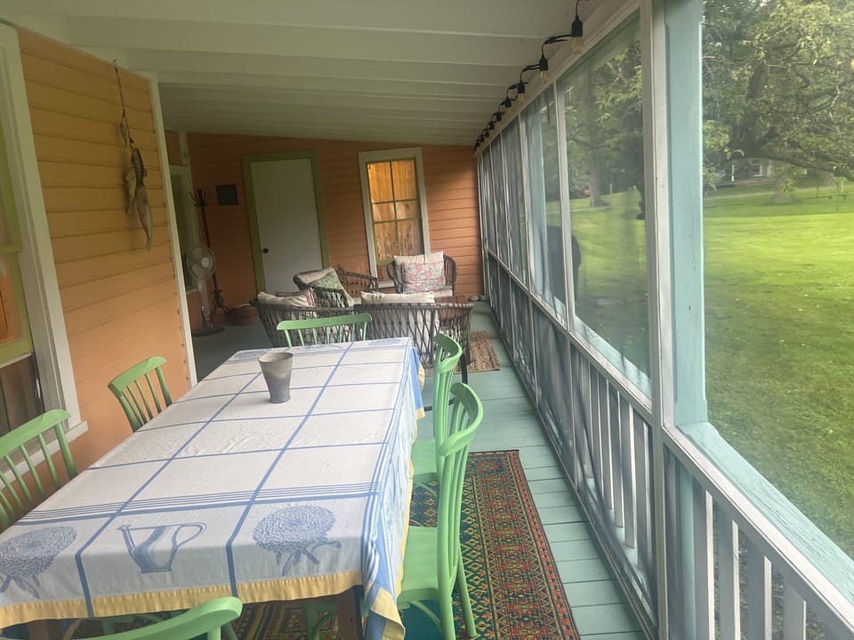 Outdoor dining