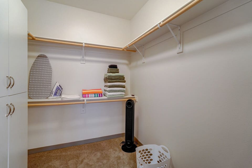 10-print-Pearl St C202-015