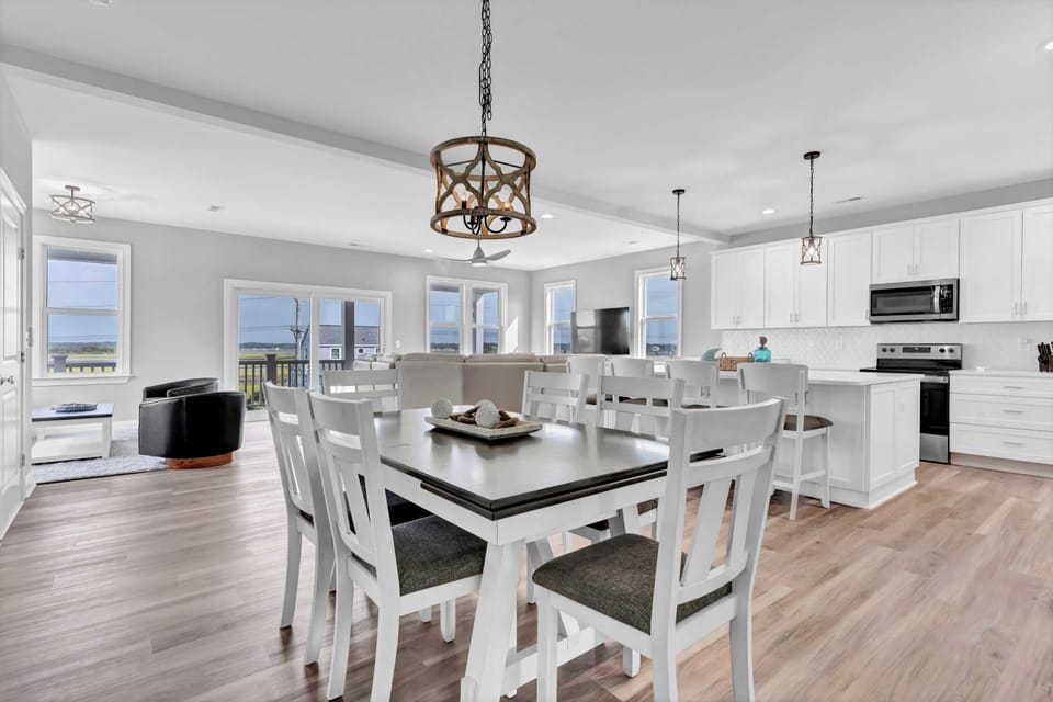 Enjoy meals together in the spacious dining area, perfect for family and friends!