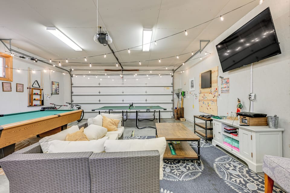 New Lisbon Vacation Rental | 3BR | 1BA | 2,100 Sq Ft | 4 Steps Required