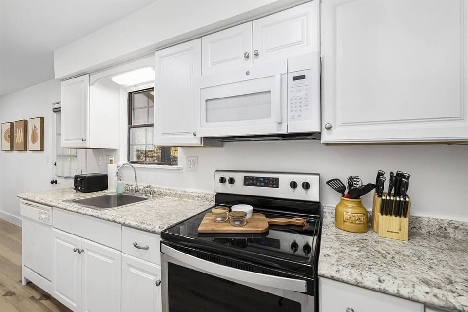 Renovated full kitchen