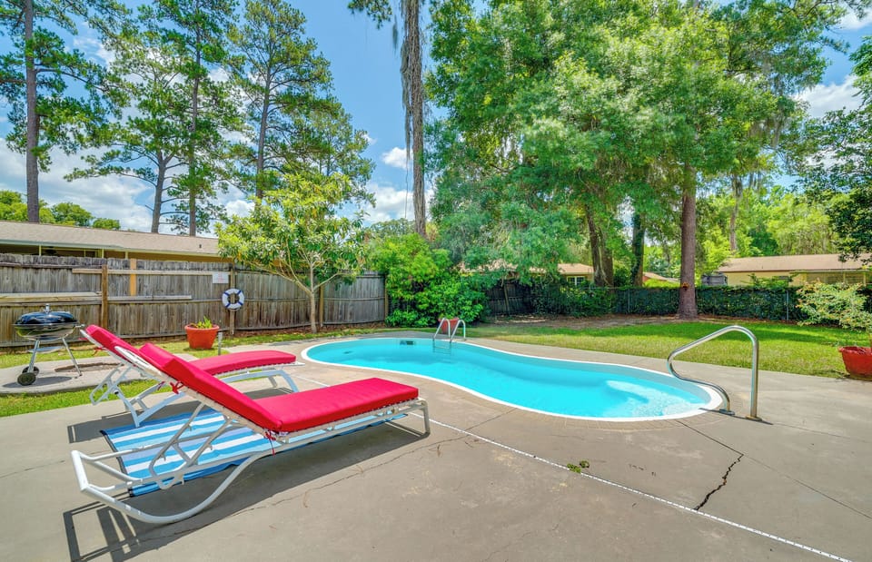 Ocala Vacation Rental | 3BR | 2BA | 1,760 Sq Ft | 2 Steps Required to Enter