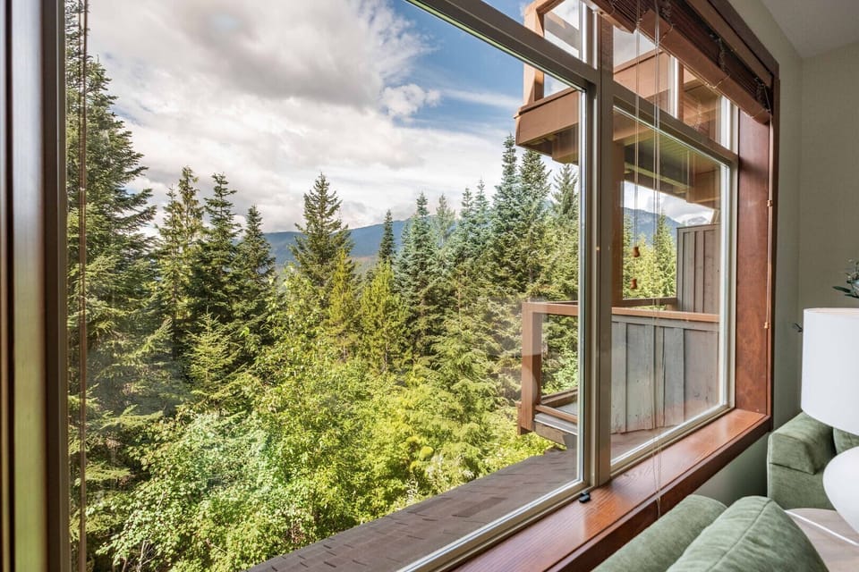 Living area: Forest and mountain views