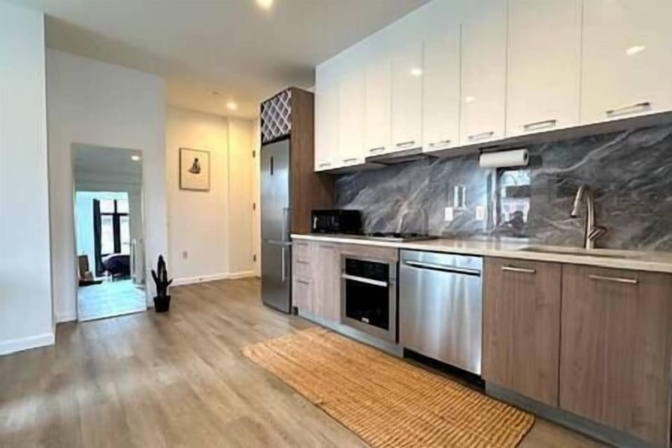 Full kitchen