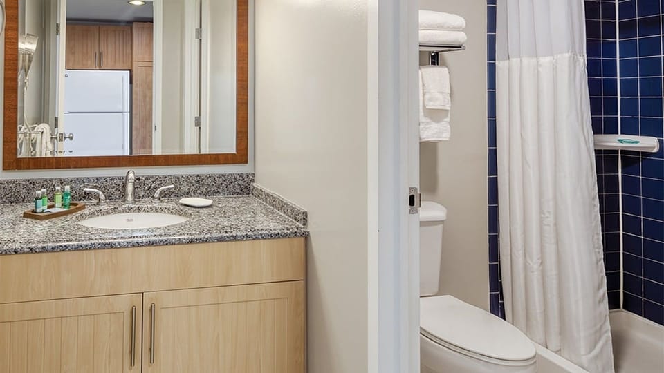 bathroom image
