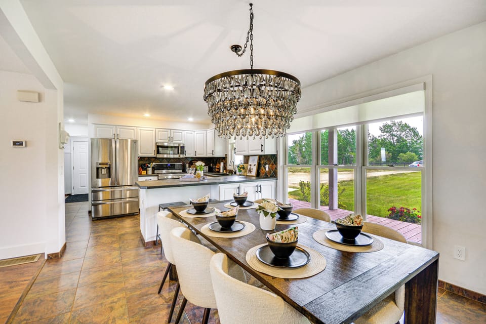 Dining Area | Dishware/Flatware