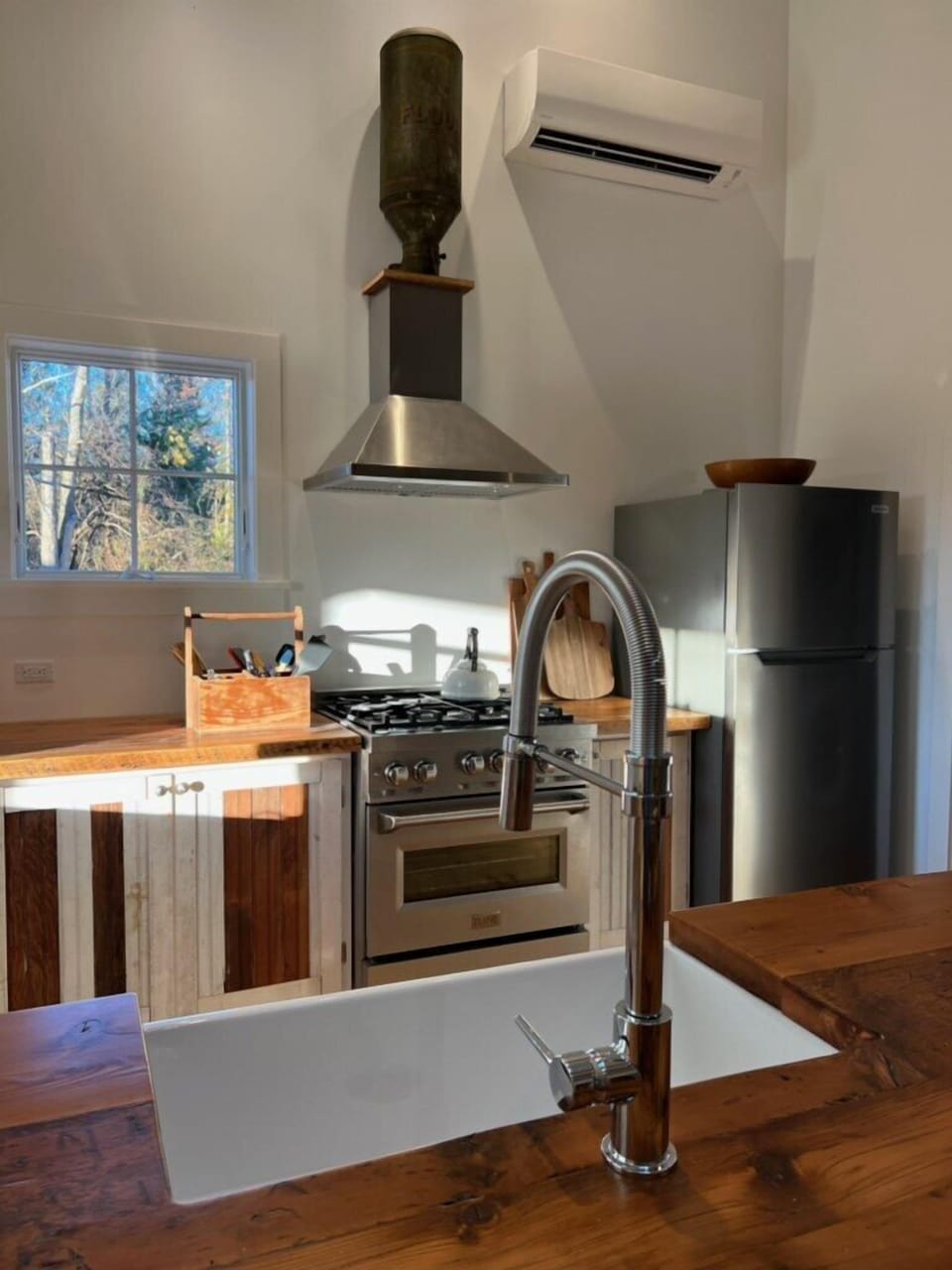 Brand New Appliances - Gorgeous Custom Barnwood Countertops