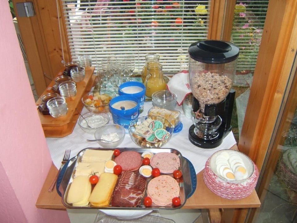 Breakfast meal