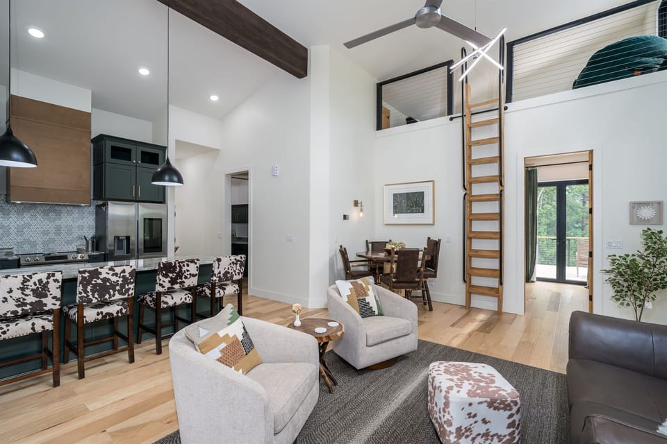 Main Living Area (Ladder In)
