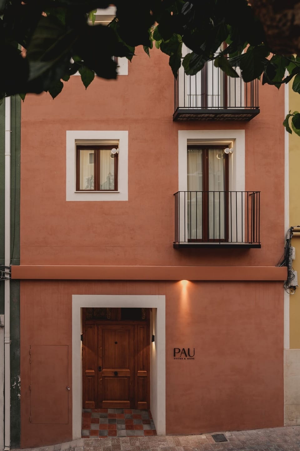 Facade (2)
