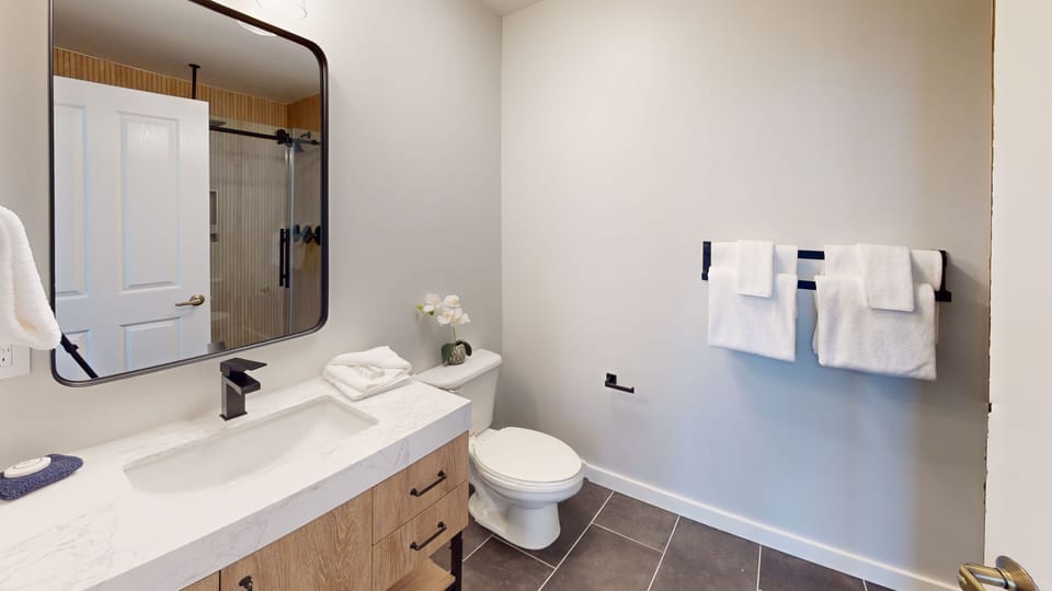 Sink, Sink Faucet, Bathroom, Indoors, Toilet
