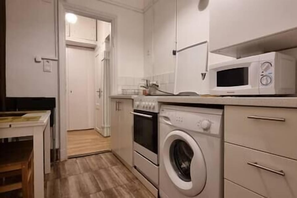 Kitchen (2)