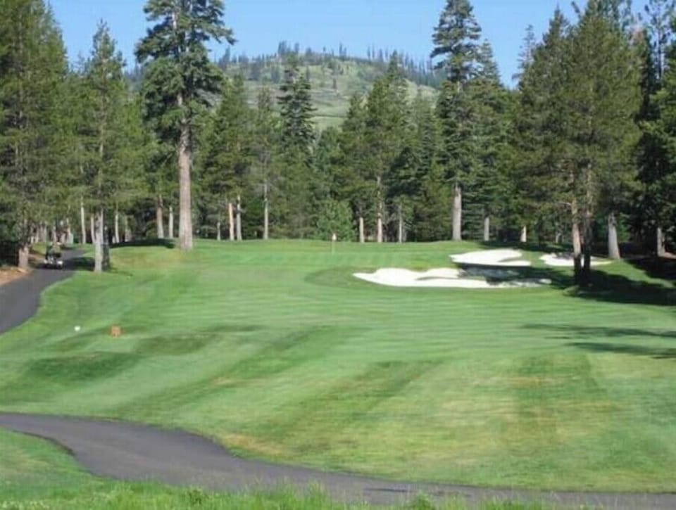 Par-72 Tahoe Donner Golf Course