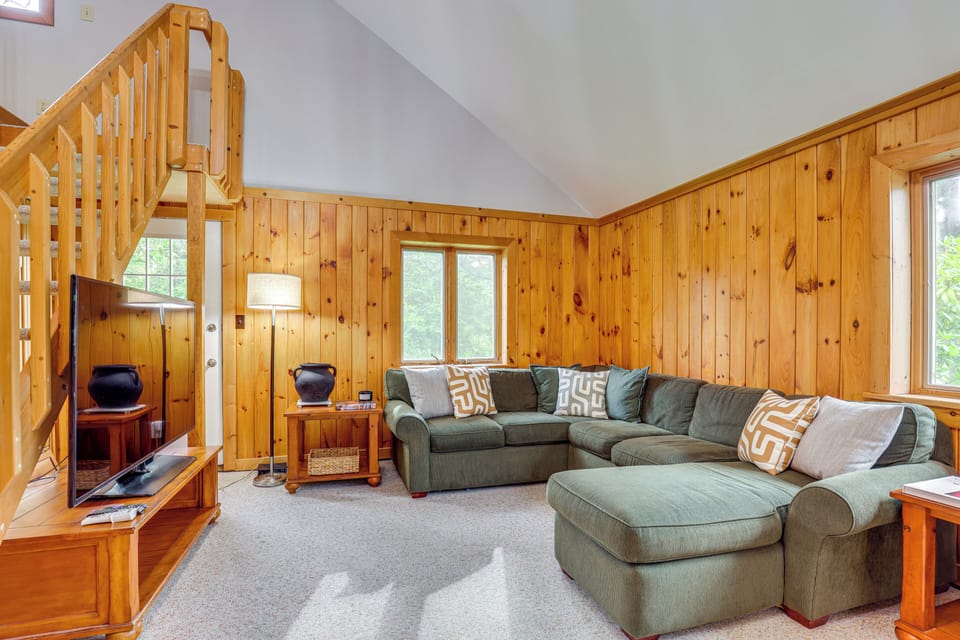 Hammondsport Vacation Rental | 3BR | 1BA | 1 Step Required | 1,512 Sq Ft