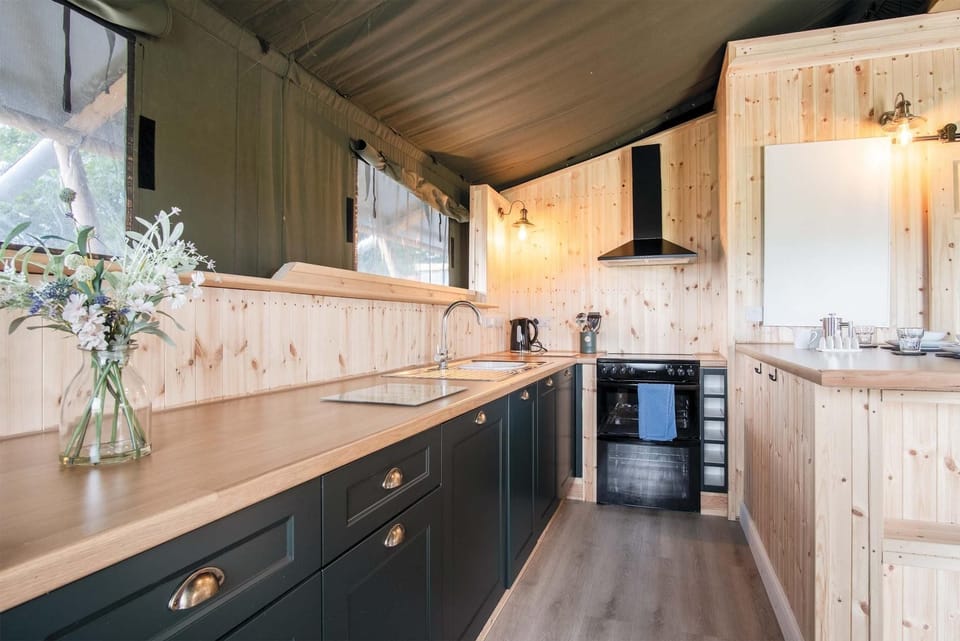 Paviland - Safari Glamping Tent - Llangennith (5164)