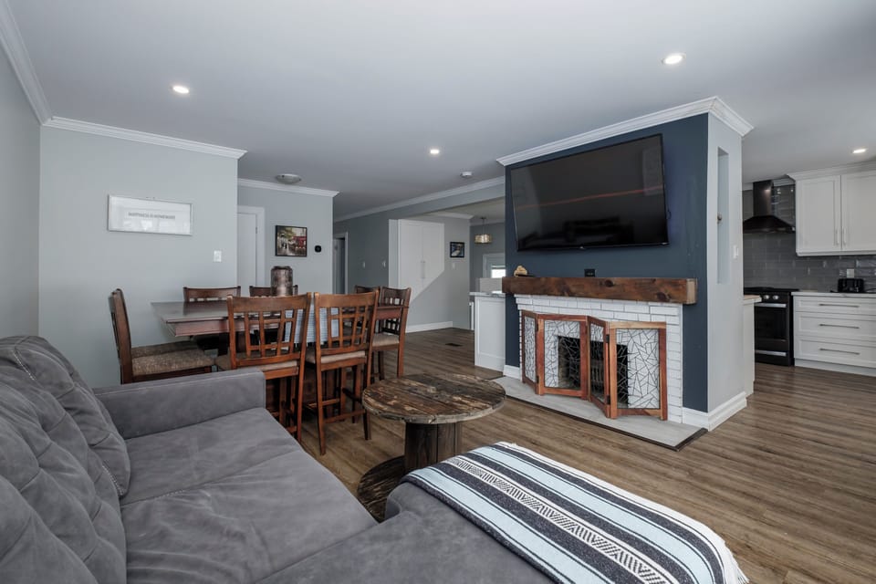A warm, open space perfect for relaxing, dining, and spending time together.
