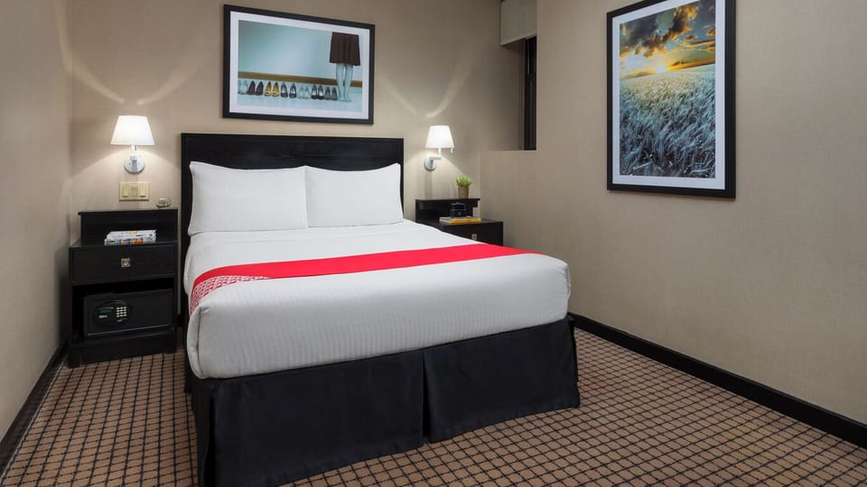 Unit with 1 Queen size bed