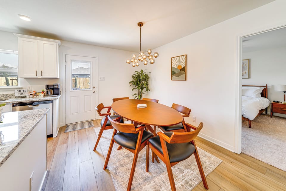 Dining Area | Dishware/Flatware