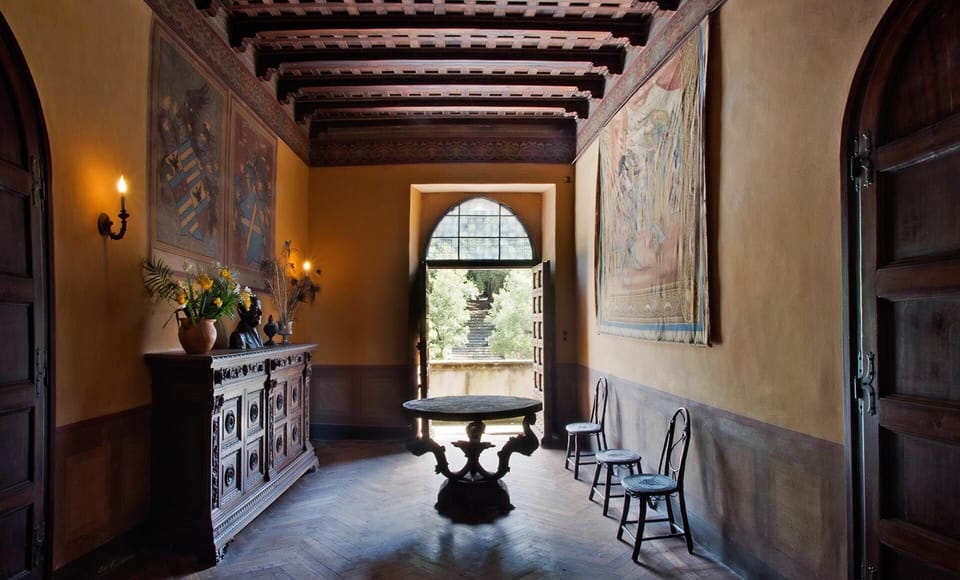 Property, Plant, Table, Houseplant, Wood, Lighting, Flowerpot, Interior Design, Architecture, Floor