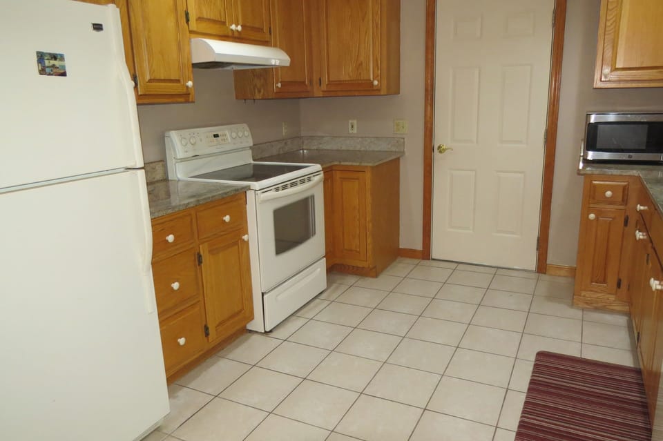 Full Kitchen with electric stove