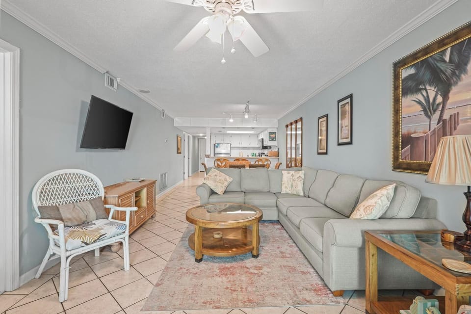 Castaways 4A Living Area