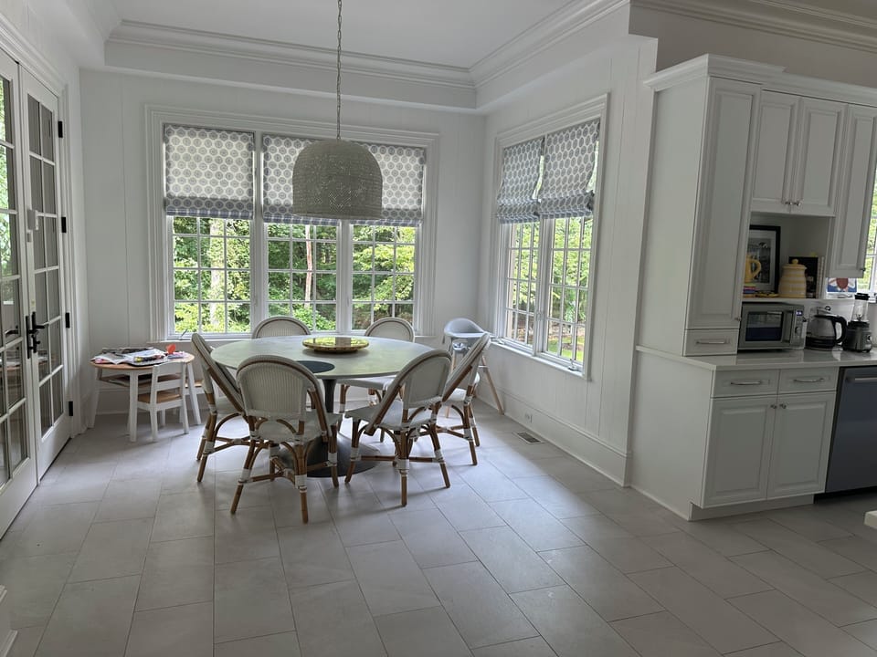 Kitchen eating area