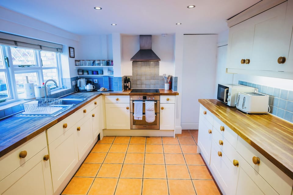 Kitchen (1)