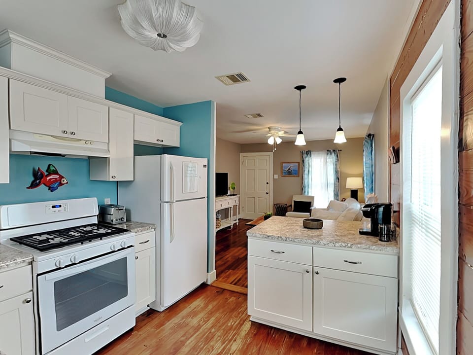 Sea Gem Citrine - Kitchen