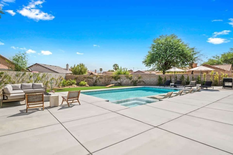 Daytime pool