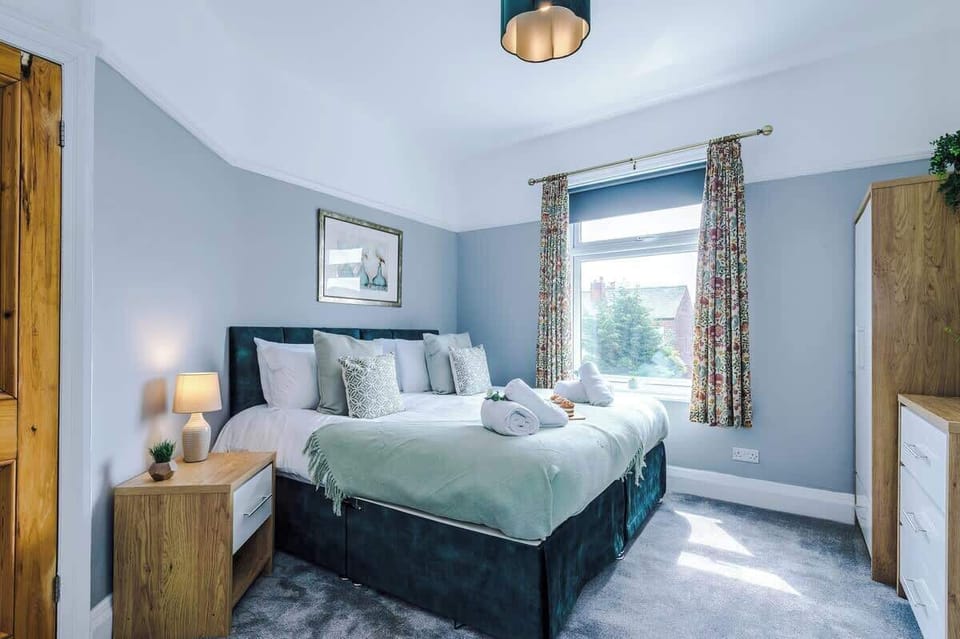 Bedroom 1 benefits from a super-king bed that can be reconfigured into 2 singles at the request of the guest.