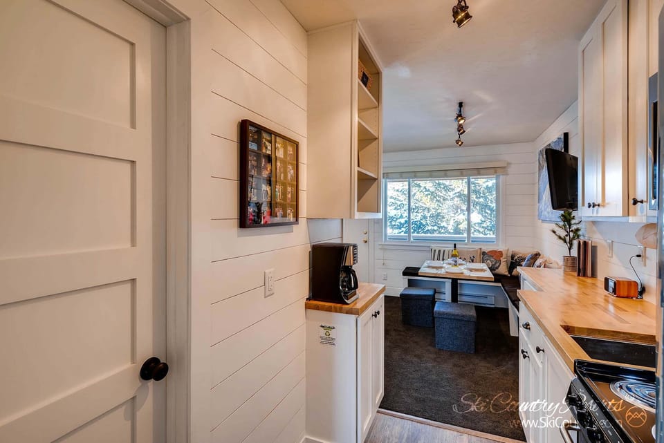 Kitchen/Ding area