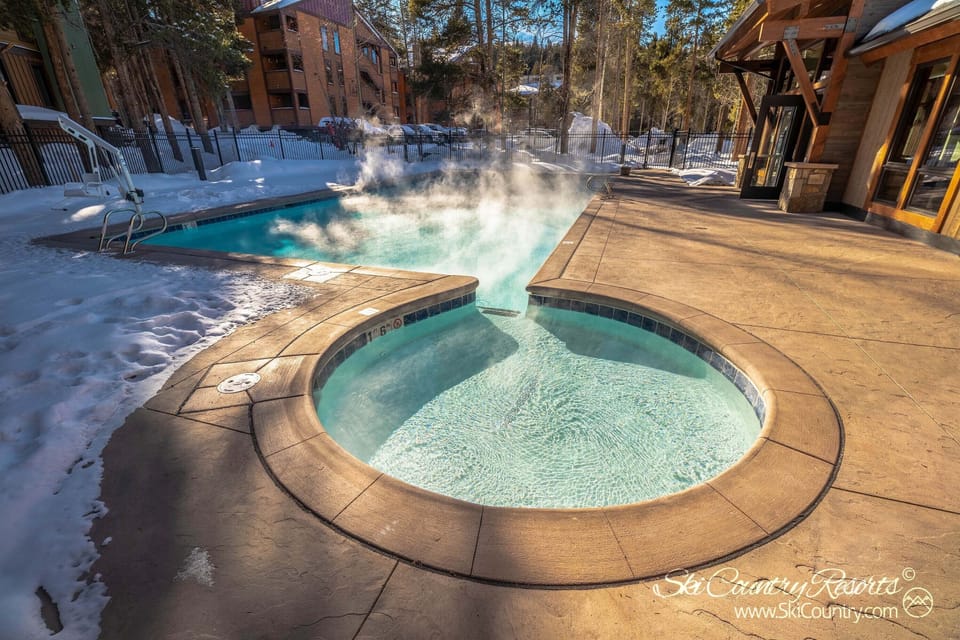Columbine Pool Complex