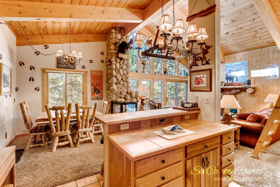 Kitchen/Dining area
