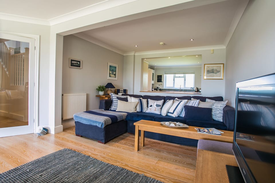 Living Room / Lounge