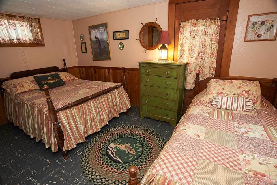 The-Lodge-Bedroom-2