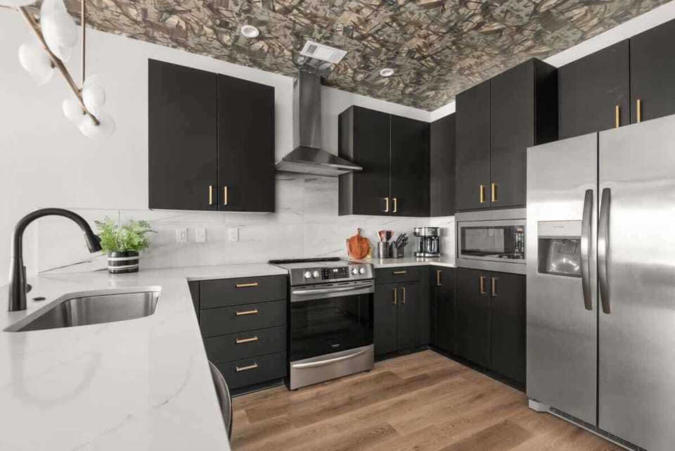 Fully equipped kitchen for all your cooking needs