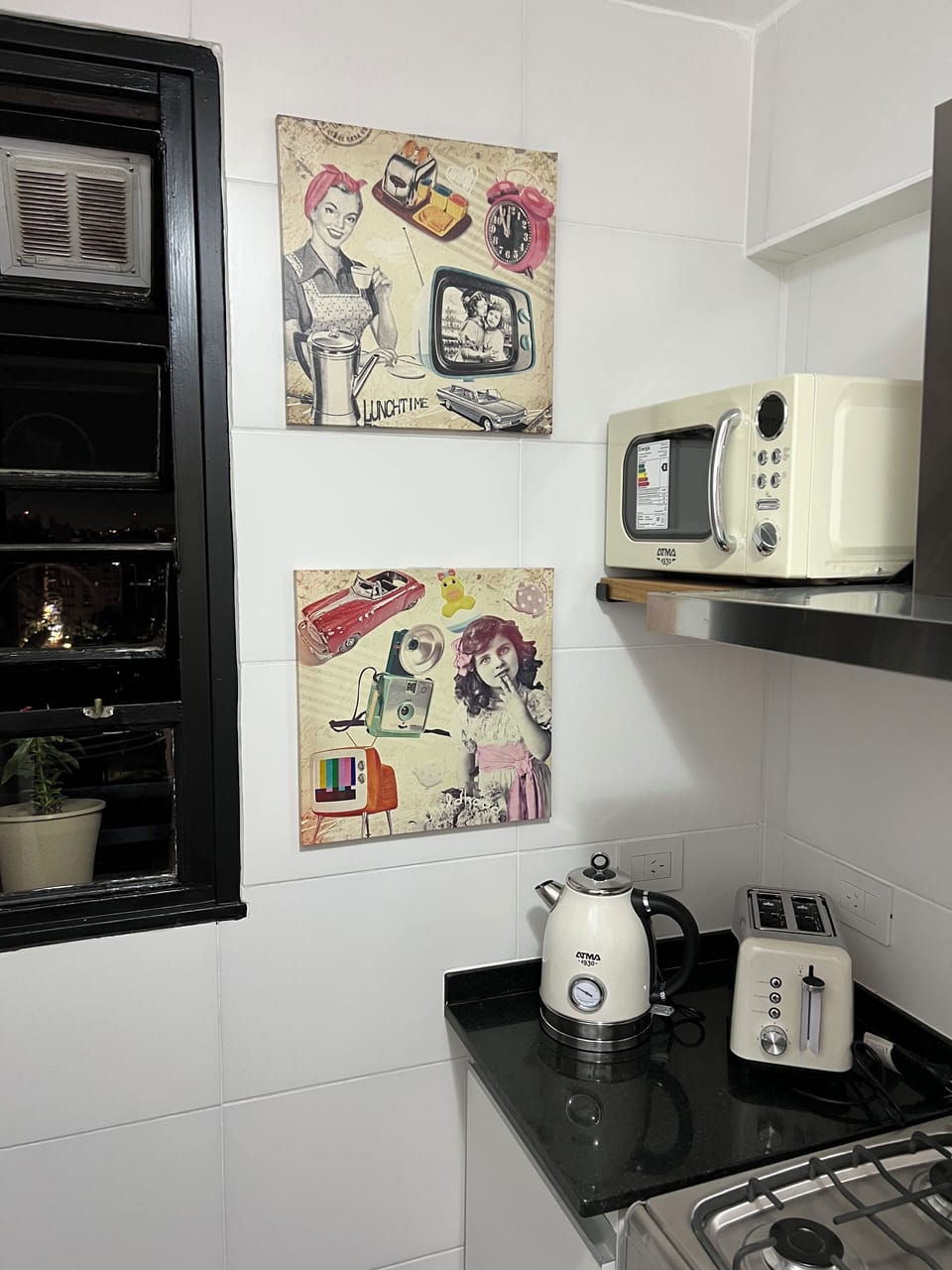 Kitchen with all you need.