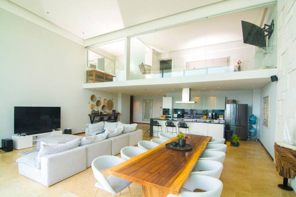 Very spacious 2 story unit