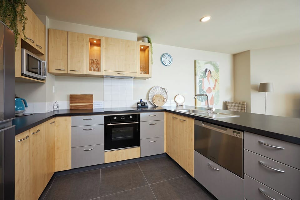2 bedroom ocean view apartment